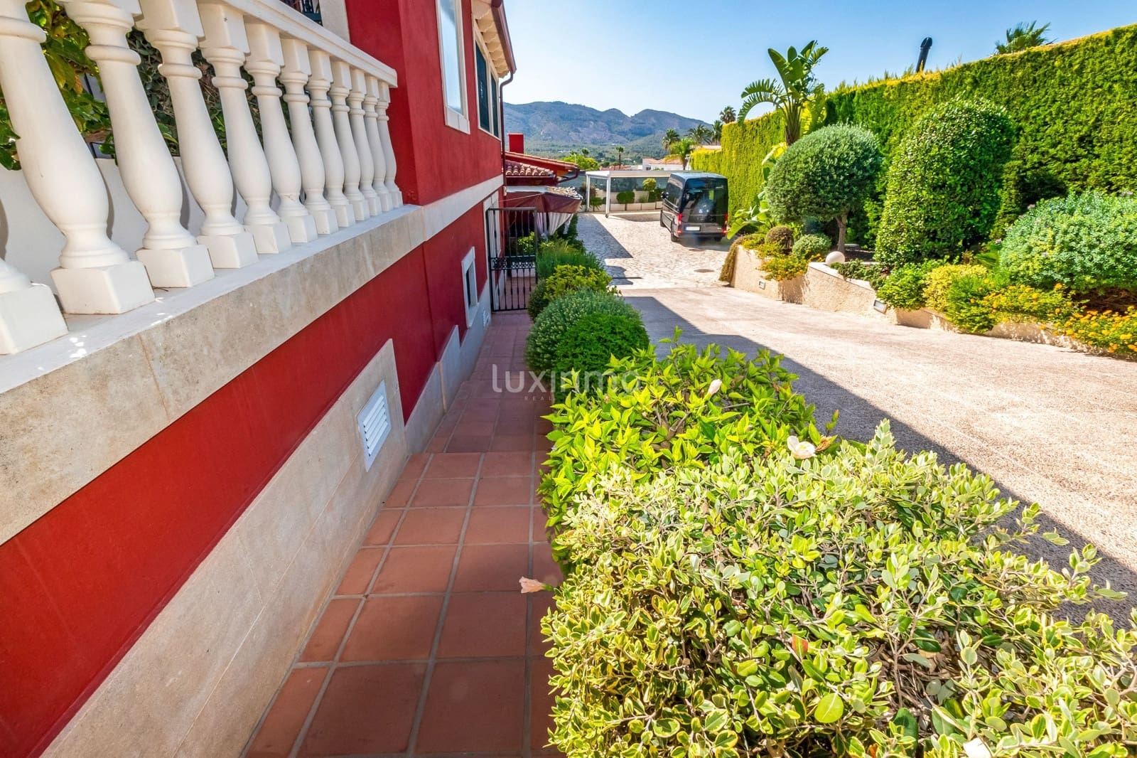 9 soveværelse Villa til salg i Alfaz del Pi / L'Alfas del Pi med swimmingpool garage - € 1.075.000 (Ref: 8840511)