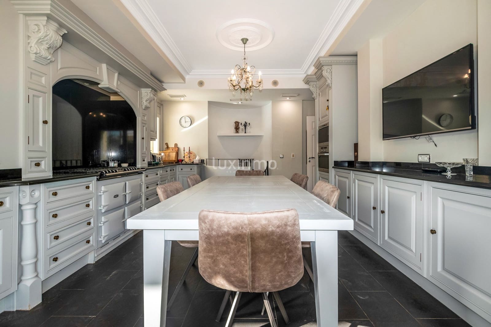 8 bedroom Villa for sale in Altea with pool garage - € 2,700,000 (Ref: 8841902)