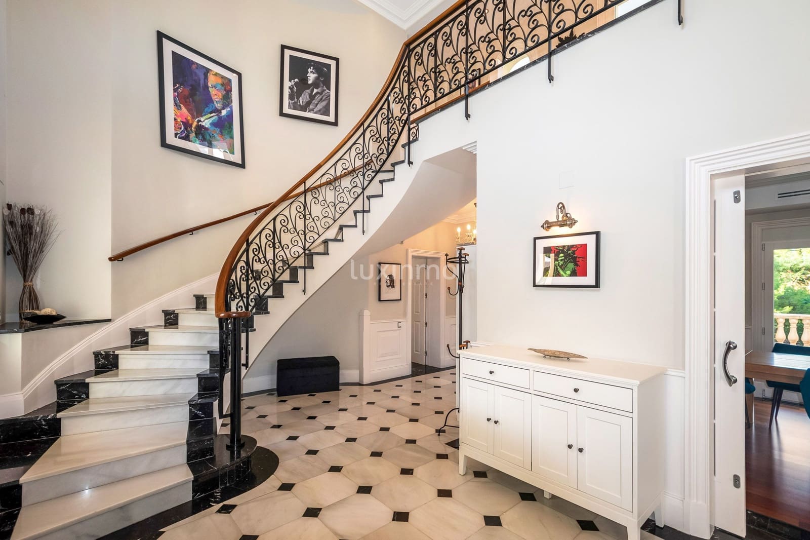 8 bedroom Villa for sale in Altea with pool garage - € 2,700,000 (Ref: 8841902)