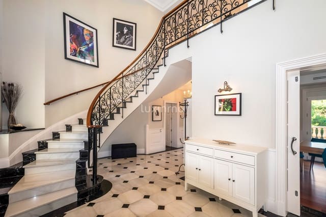 8 soverom Villa til salgs i Altea med svømmebasseng garasje - € 2 700 000 (Ref: 8841902)