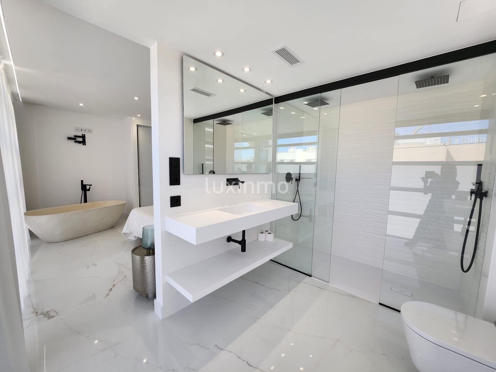 3 soverom Penthouse til salgs i Ibiza by med svømmebasseng garasje - € 1 760 000 (Ref: 8842995)