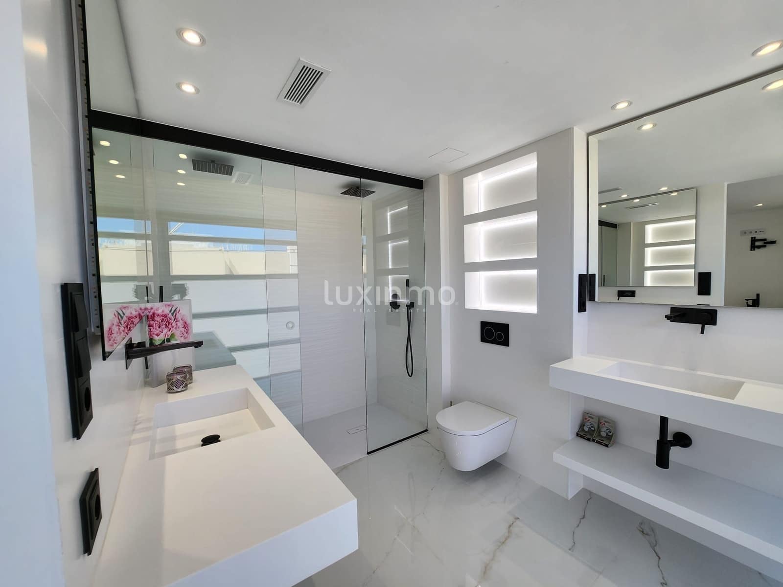 3 soverom Penthouse til salgs i Ibiza by med svømmebasseng garasje - € 1 760 000 (Ref: 8842995)