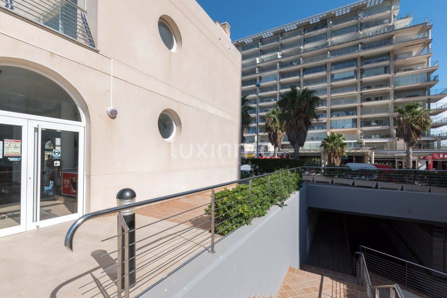 3 soveværelse Lejlighed til leje i Calpe / Calp med swimmingpool garage - € 2.200 (Ref: 8843009)