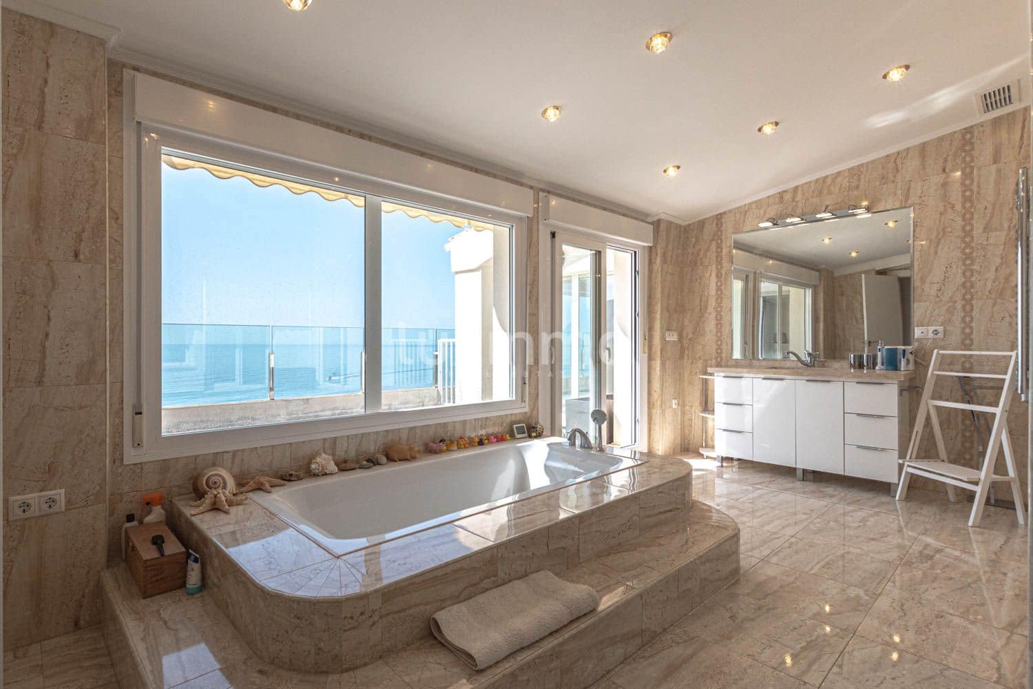 4 soveværelse Penthouse til leje i Altea med swimmingpool garage - € 10.000 (Ref: 8843012)