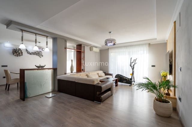 Chalet de 6 habitaciones en Altea en venta con piscina garaje - 1.350.000 € (Ref: 8844153)