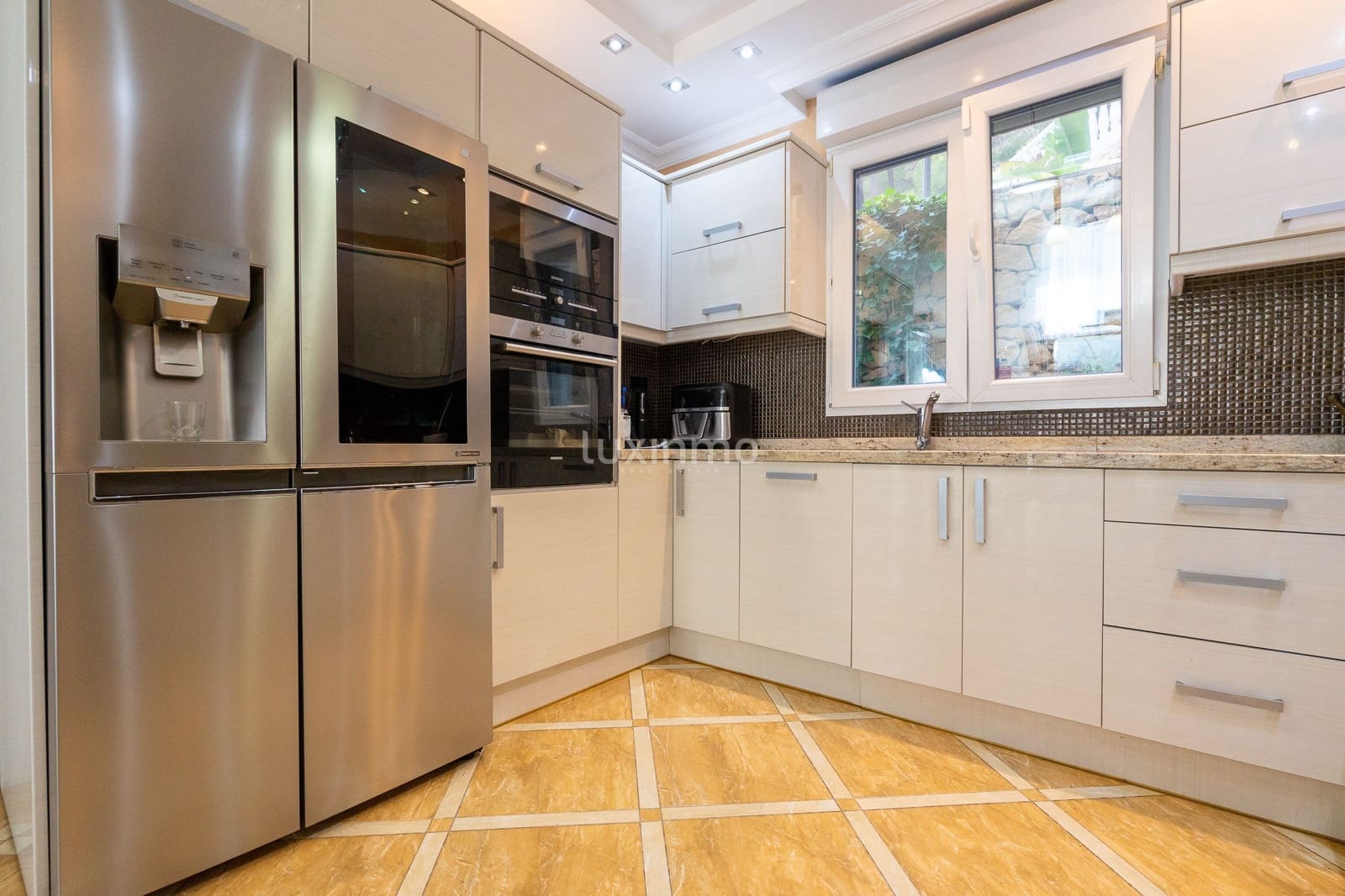 Chalet de 6 habitaciones en Altea en venta con piscina garaje - 1.350.000 € (Ref: 8844153)