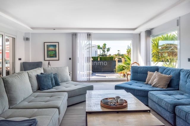 Chalet de 4 habitaciones en Alfaz del Pi / L'Alfàs del Pi en venta con piscina garaje - 1.195.000 € (Ref: 8844159)