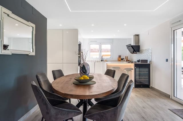 Chalet de 4 habitaciones en Alfaz del Pi / L'Alfàs del Pi en venta con piscina garaje - 1.195.000 € (Ref: 8844159)