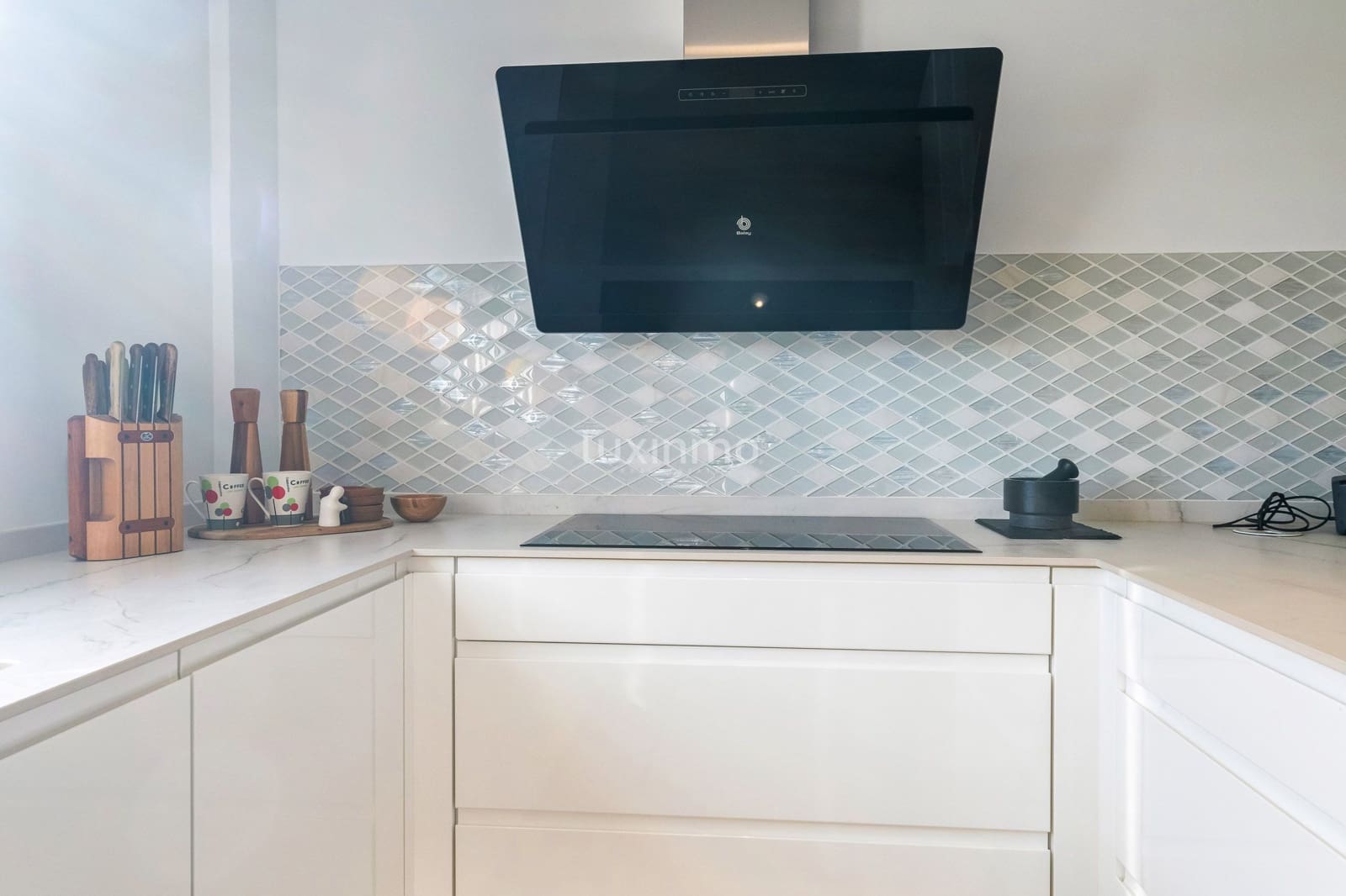 4 bedroom Villa for sale in Alfaz del Pi / L'Alfas del Pi with pool garage - € 1,195,000 (Ref: 8844159)