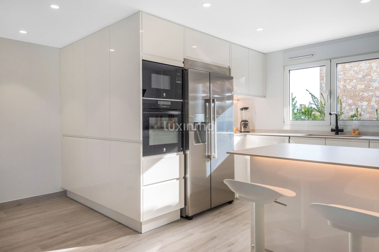 4 bedroom Villa for sale in Alfaz del Pi / L'Alfas del Pi with pool garage - € 1,195,000 (Ref: 8844159)