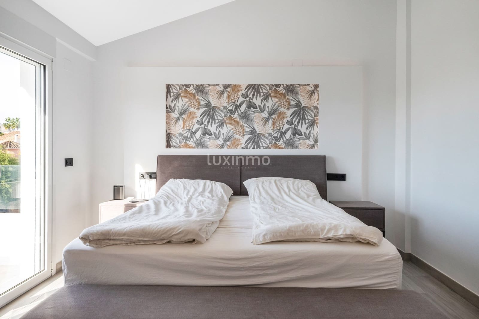 4 bedroom Villa for sale in Alfaz del Pi / L'Alfas del Pi with pool garage - € 1,195,000 (Ref: 8844159)