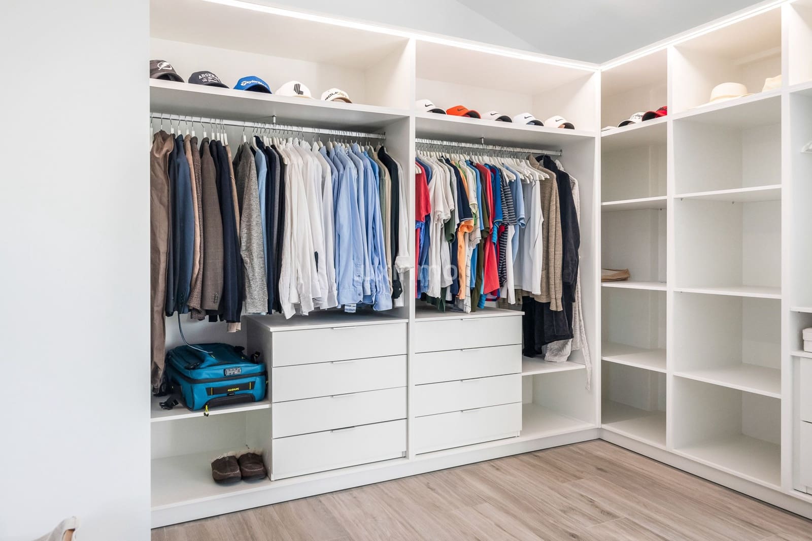 4 bedroom Villa for sale in Alfaz del Pi / L'Alfas del Pi with pool garage - € 1,195,000 (Ref: 8844159)