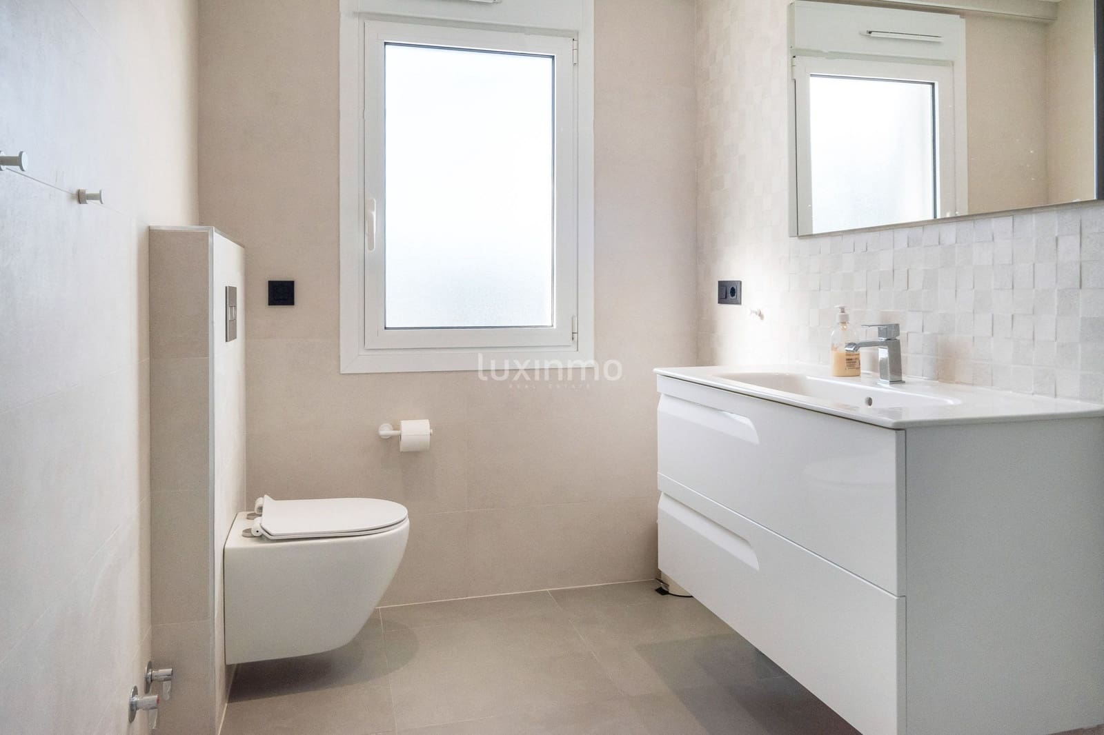 4 bedroom Villa for sale in Alfaz del Pi / L'Alfas del Pi with pool garage - € 1,195,000 (Ref: 8844159)