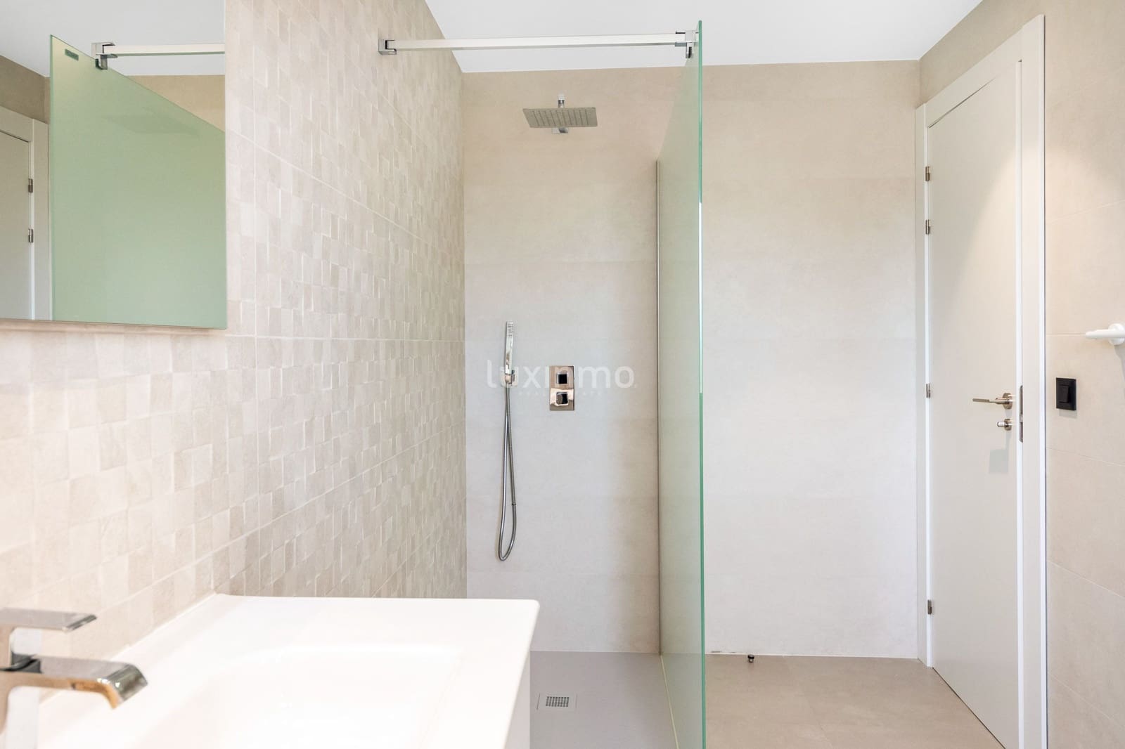 4 bedroom Villa for sale in Alfaz del Pi / L'Alfas del Pi with pool garage - € 1,195,000 (Ref: 8844159)