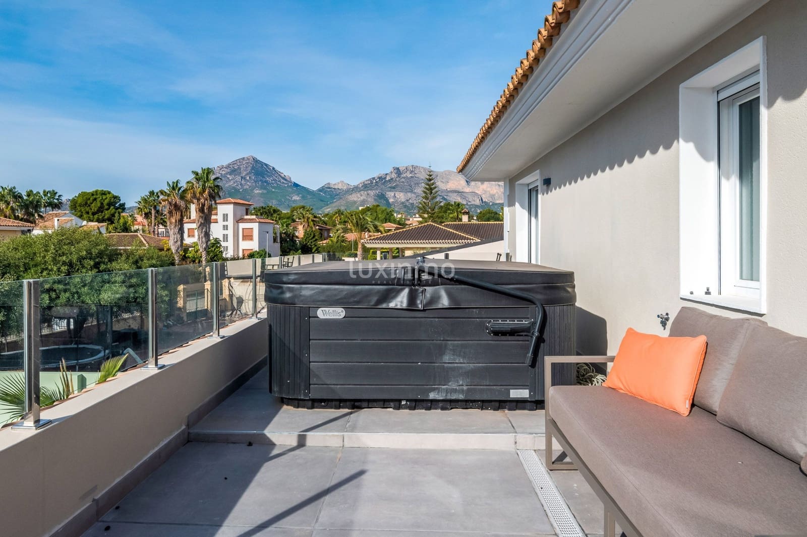 4 bedroom Villa for sale in Alfaz del Pi / L'Alfas del Pi with pool garage - € 1,195,000 (Ref: 8844159)