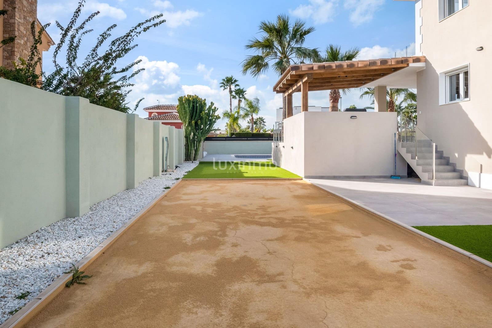 4 bedroom Villa for sale in Alfaz del Pi / L'Alfas del Pi with pool garage - € 1,195,000 (Ref: 8844159)