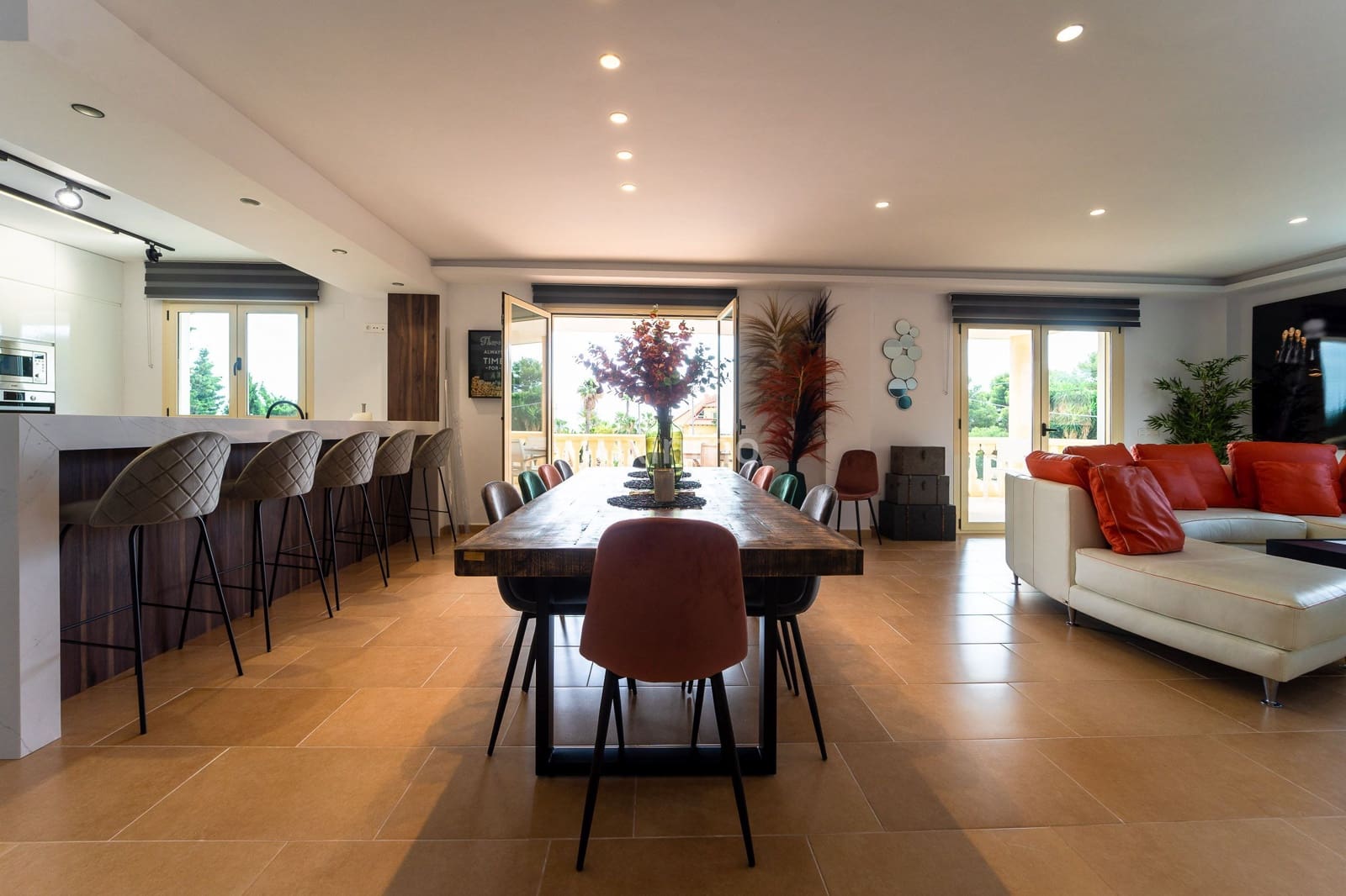 6 soveværelse Villa til leje i Calpe / Calp med swimmingpool garage - € 4.000 (Ref: 8844172)