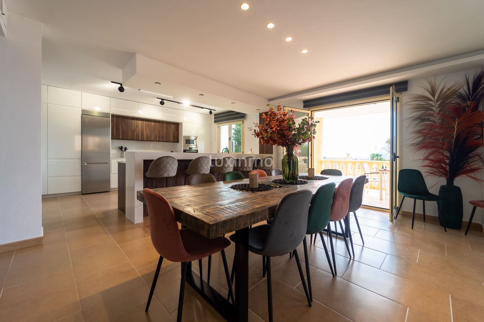 6 soveværelse Villa til leje i Calpe / Calp med swimmingpool garage - € 4.000 (Ref: 8844172)