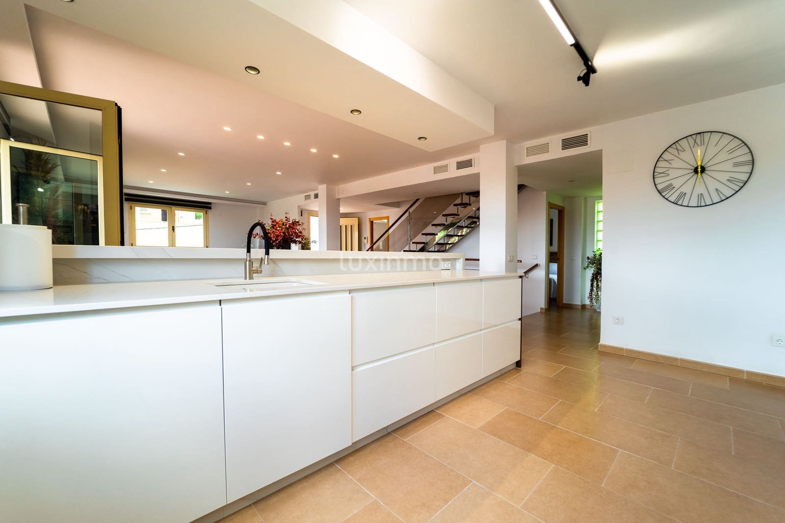 6 soveværelse Villa til leje i Calpe / Calp med swimmingpool garage - € 4.000 (Ref: 8844172)