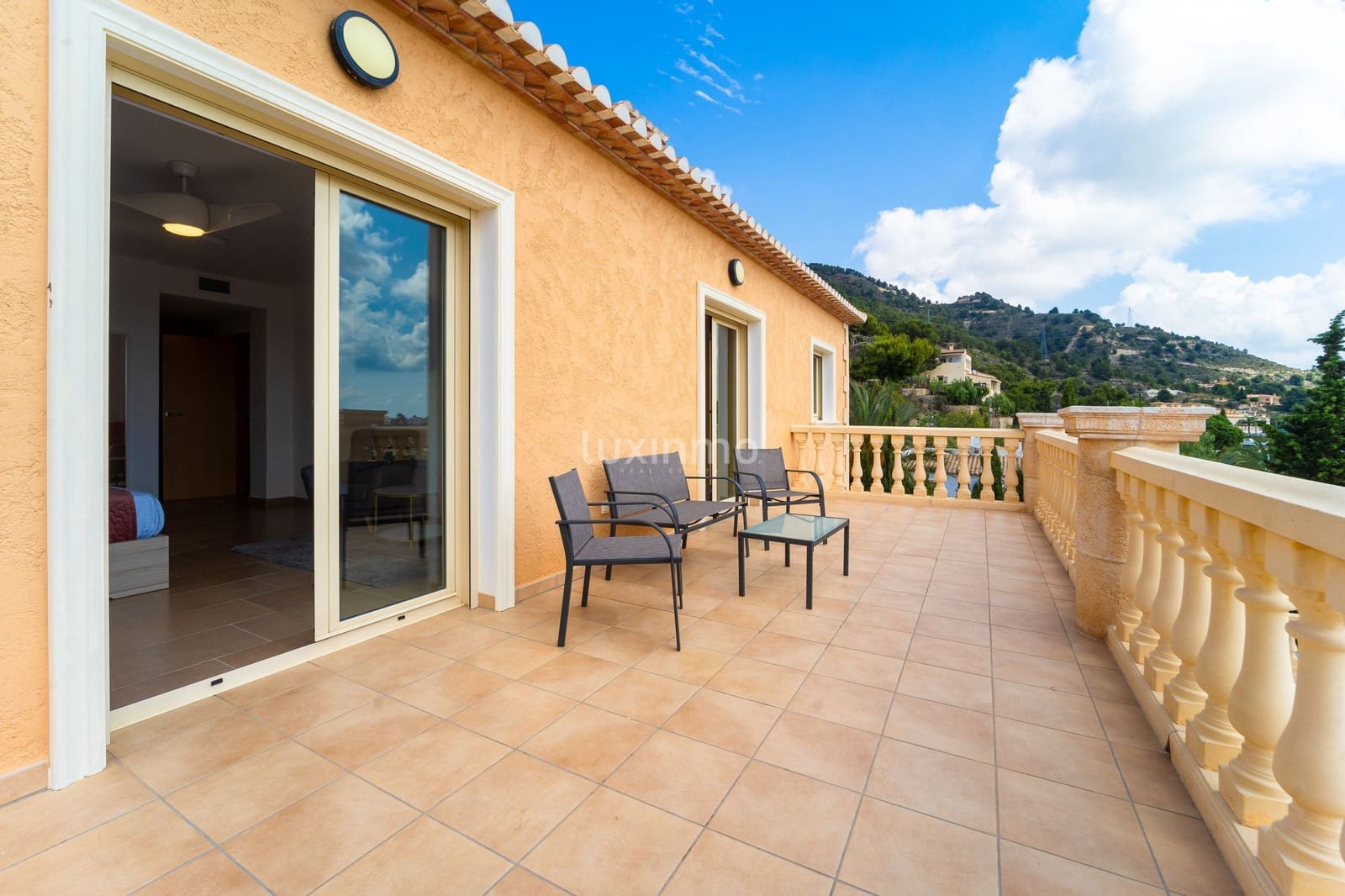6 soveværelse Villa til leje i Calpe / Calp med swimmingpool garage - € 4.000 (Ref: 8844172)