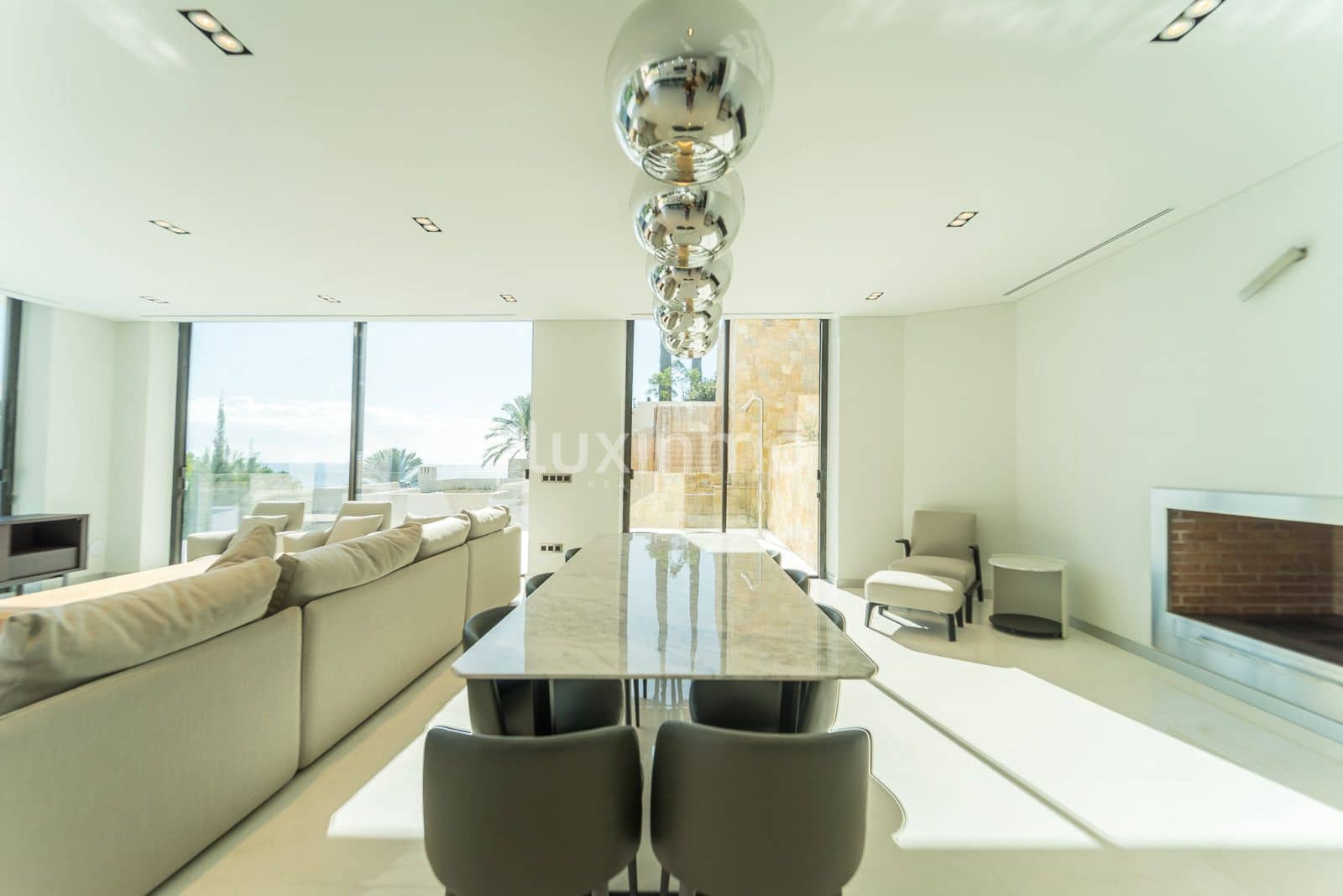 4 bedroom Villa for sale in Altea with pool garage - € 2,650,000 (Ref: 8844189)