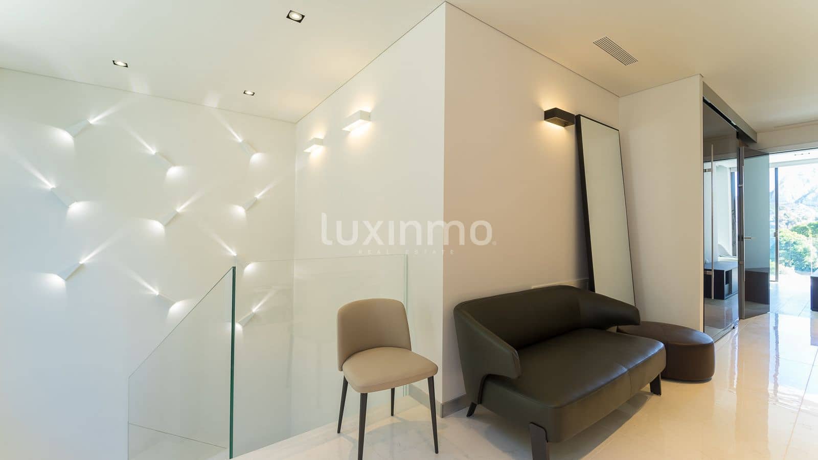 4 bedroom Villa for sale in Altea with pool garage - € 2,650,000 (Ref: 8844189)