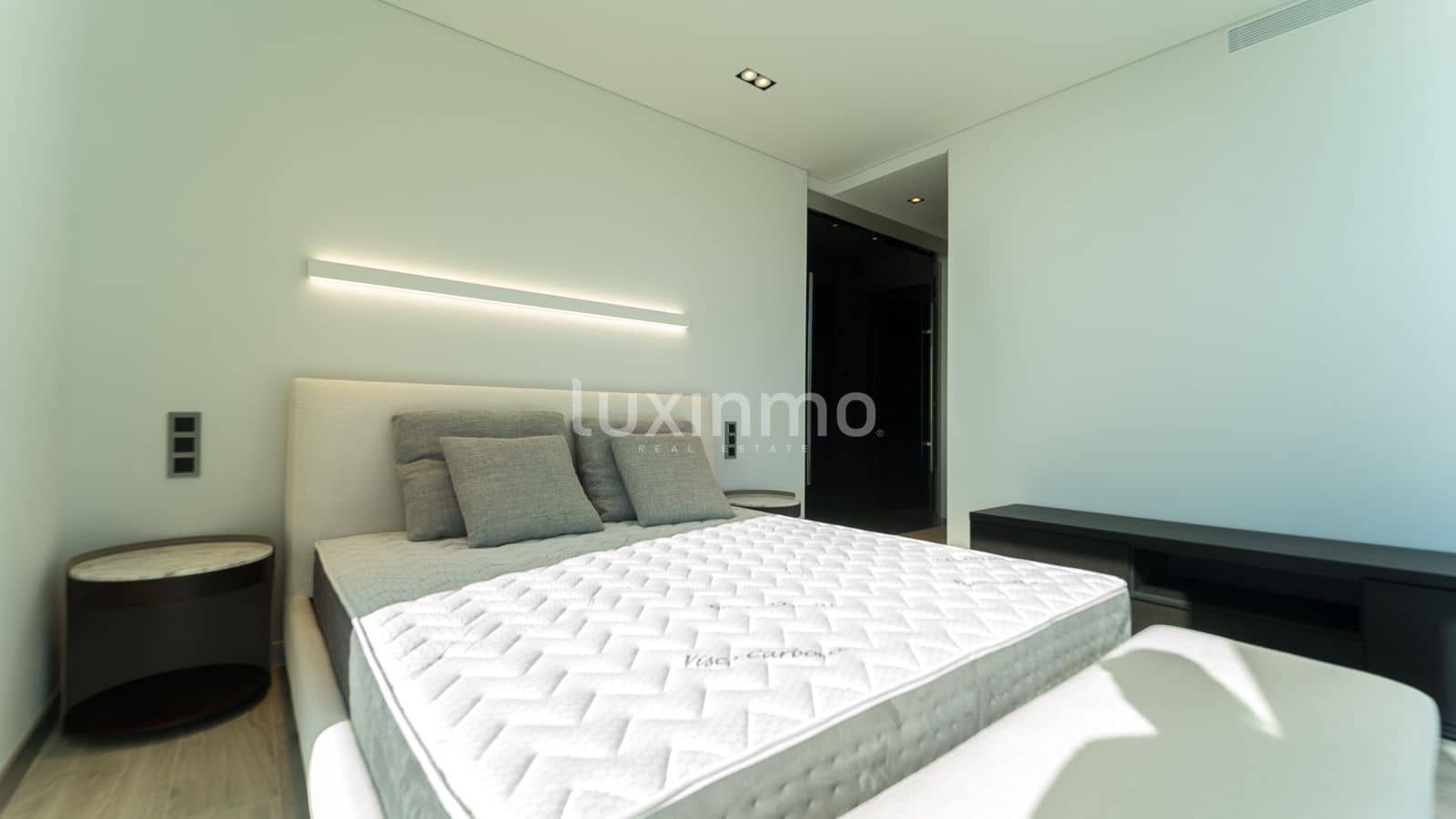 4 bedroom Villa for sale in Altea with pool garage - € 2,650,000 (Ref: 8844189)