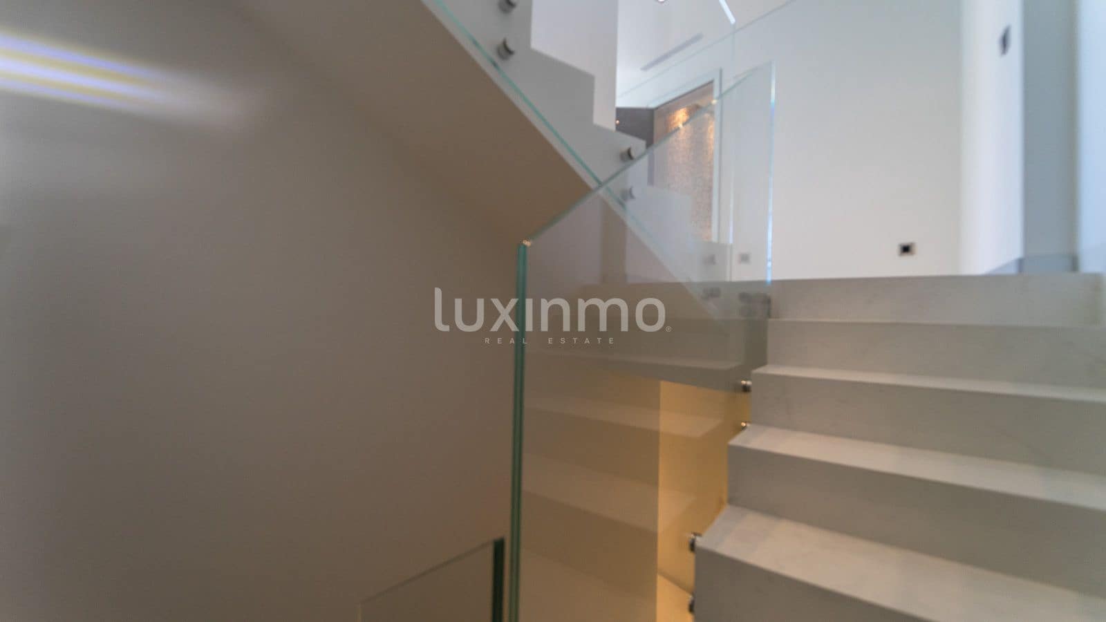 4 bedroom Villa for sale in Altea with pool garage - € 2,650,000 (Ref: 8844189)