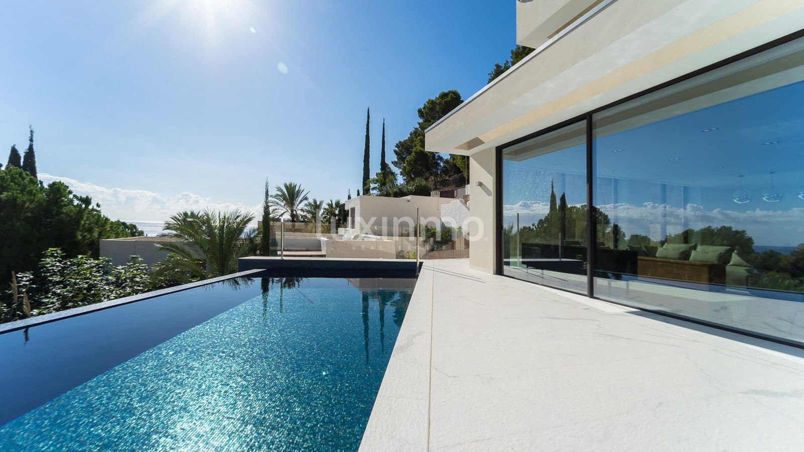 4 bedroom Villa for sale in Altea with pool garage - € 2,650,000 (Ref: 8844189)