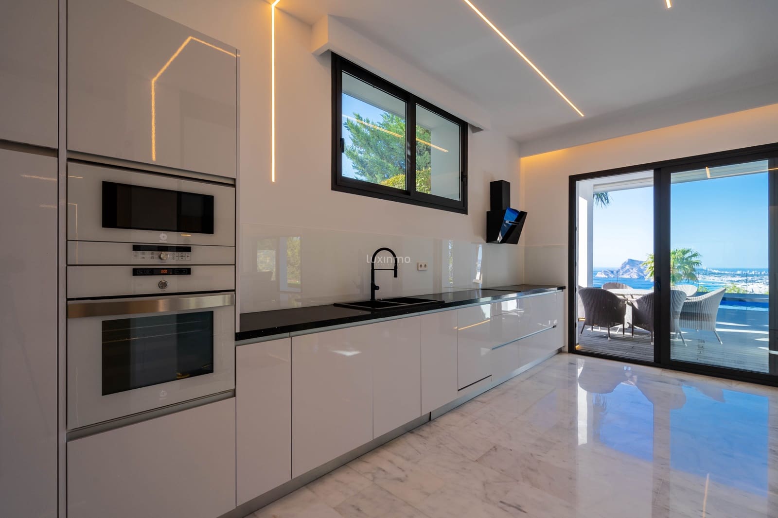 5 slaapkamer Villa te koop in Altea met zwembad garage - € 2.180.000 (Ref: 8844192)