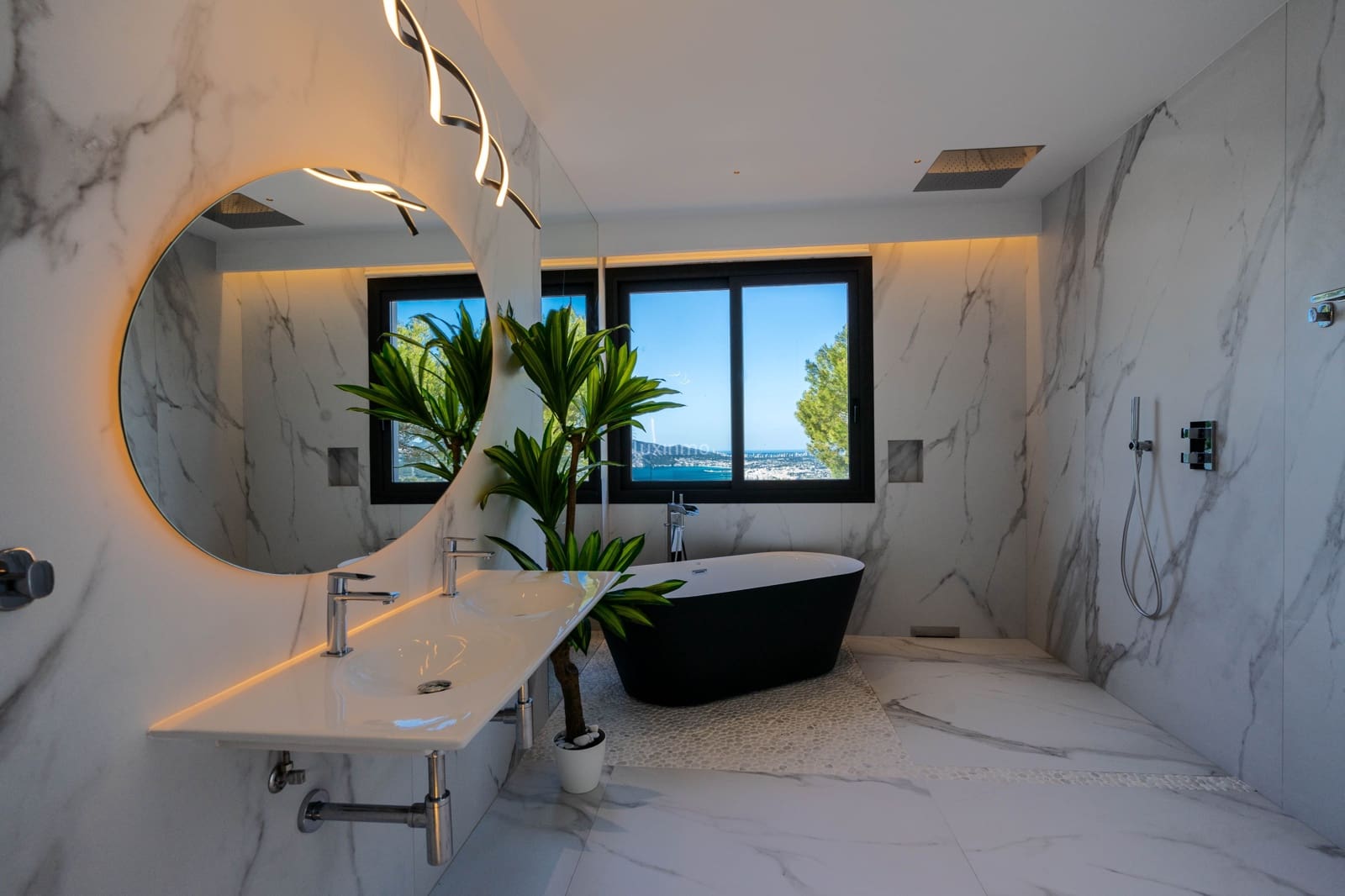 5 slaapkamer Villa te koop in Altea met zwembad garage - € 2.180.000 (Ref: 8844192)