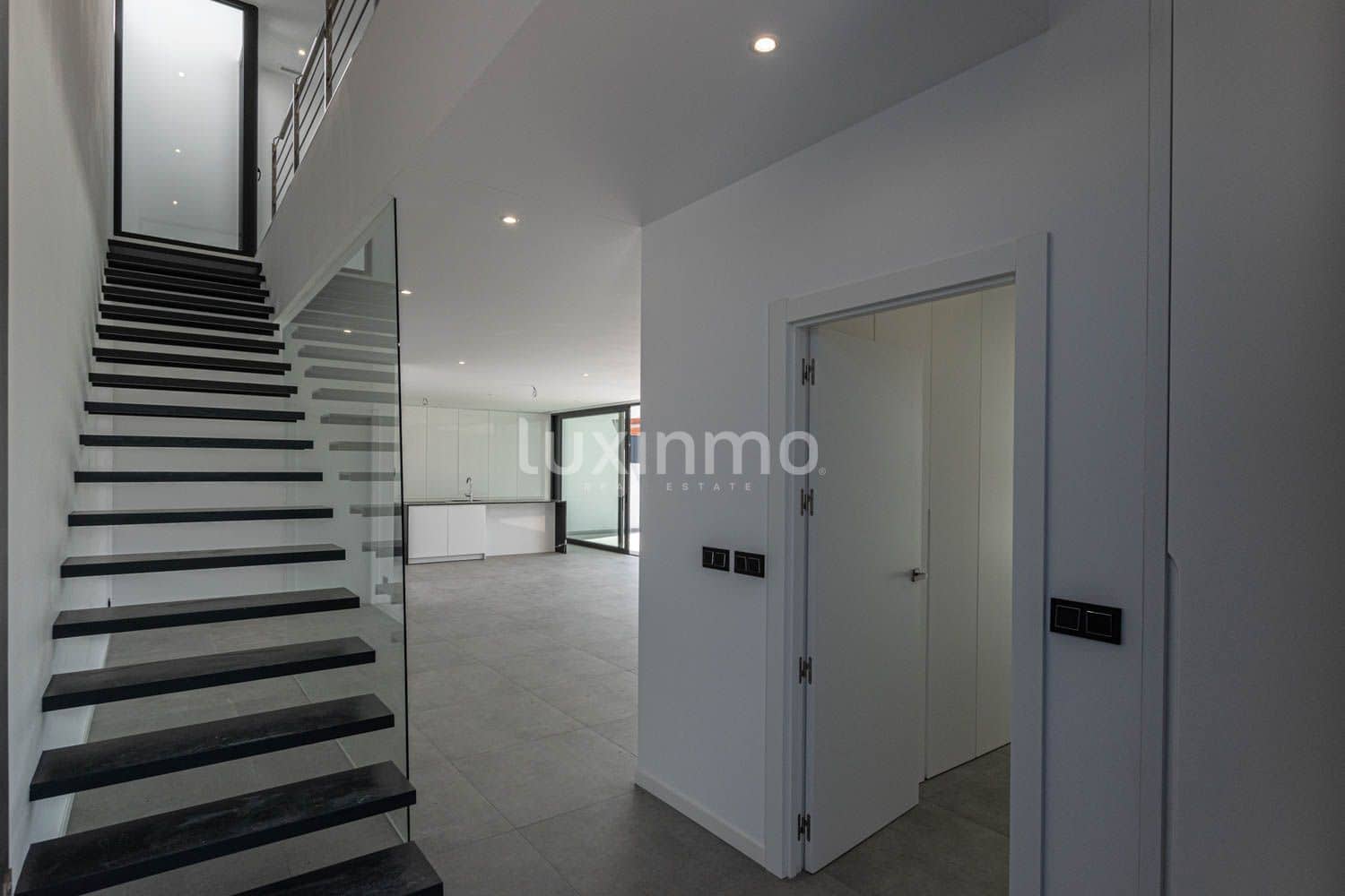 4 makuuhuone Huvila myytävänä paikassa Calpe / Calp mukana uima-altaan 
autotalli - 1 290 000 € (Ref: 8844195)