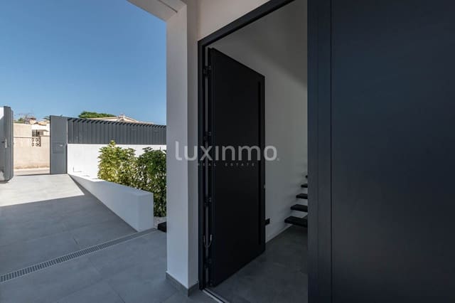 4 makuuhuone Huvila myytävänä paikassa Calpe / Calp mukana uima-altaan 
autotalli - 1 290 000 € (Ref: 8844195)