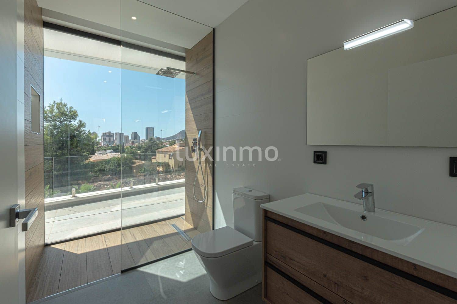 4 makuuhuone Huvila myytävänä paikassa Calpe / Calp mukana uima-altaan 
autotalli - 1 290 000 € (Ref: 8844195)