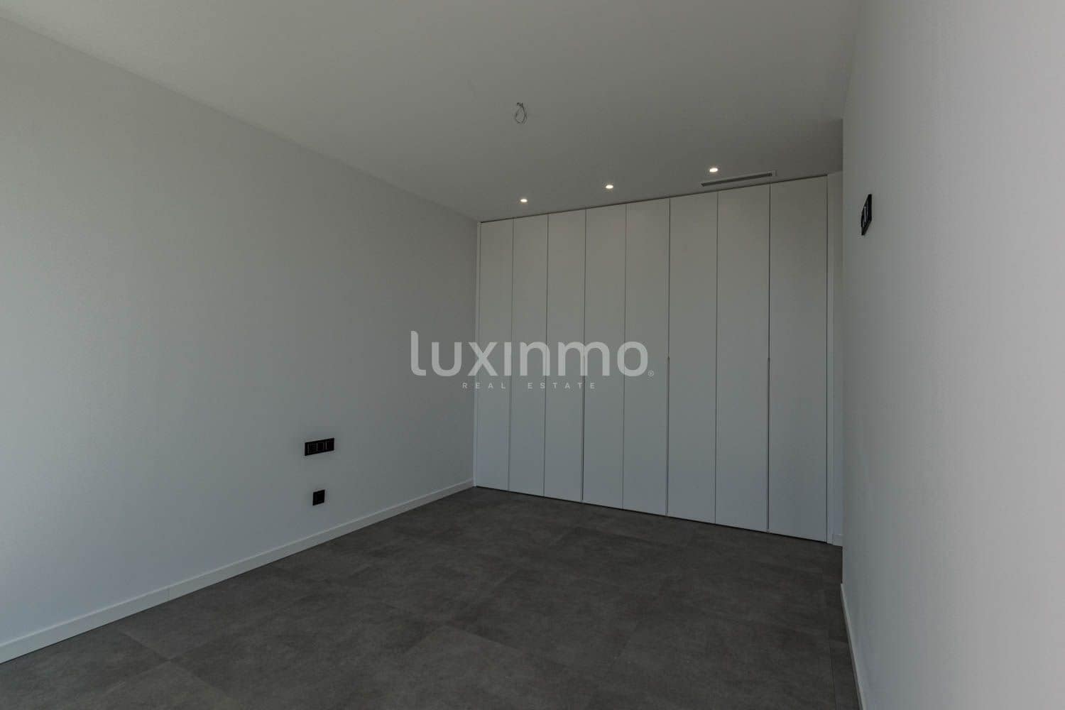 4 makuuhuone Huvila myytävänä paikassa Calpe / Calp mukana uima-altaan 
autotalli - 1 290 000 € (Ref: 8844195)