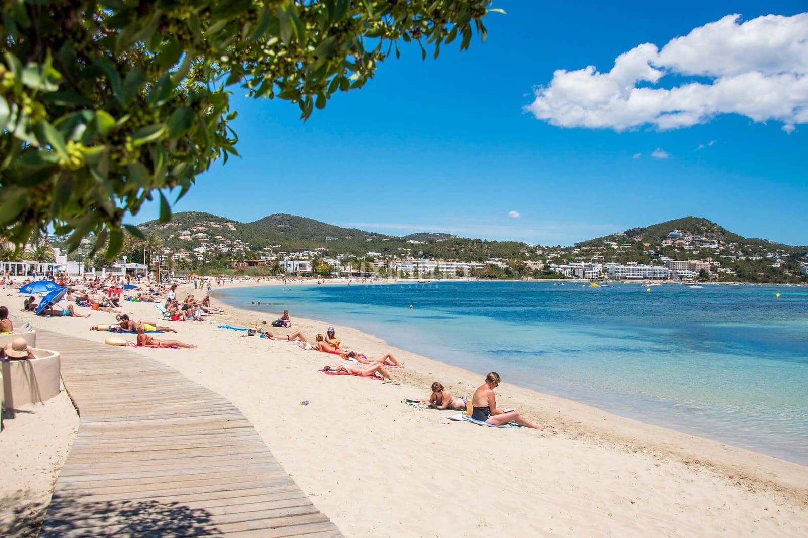 3 soverom Penthouse til salgs i Ibiza by med svømmebasseng garasje - € 3 050 000 (Ref: 8845267)