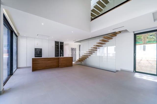 4 soverom Villa til salgs i Dénia med garasje - € 2 400 000 (Ref: 8845272)