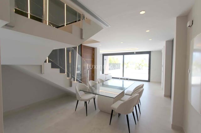 4 chambre Appartement à vendre à Benidorm avec piscine garage - 1 650 000 € (Ref: 8845273)