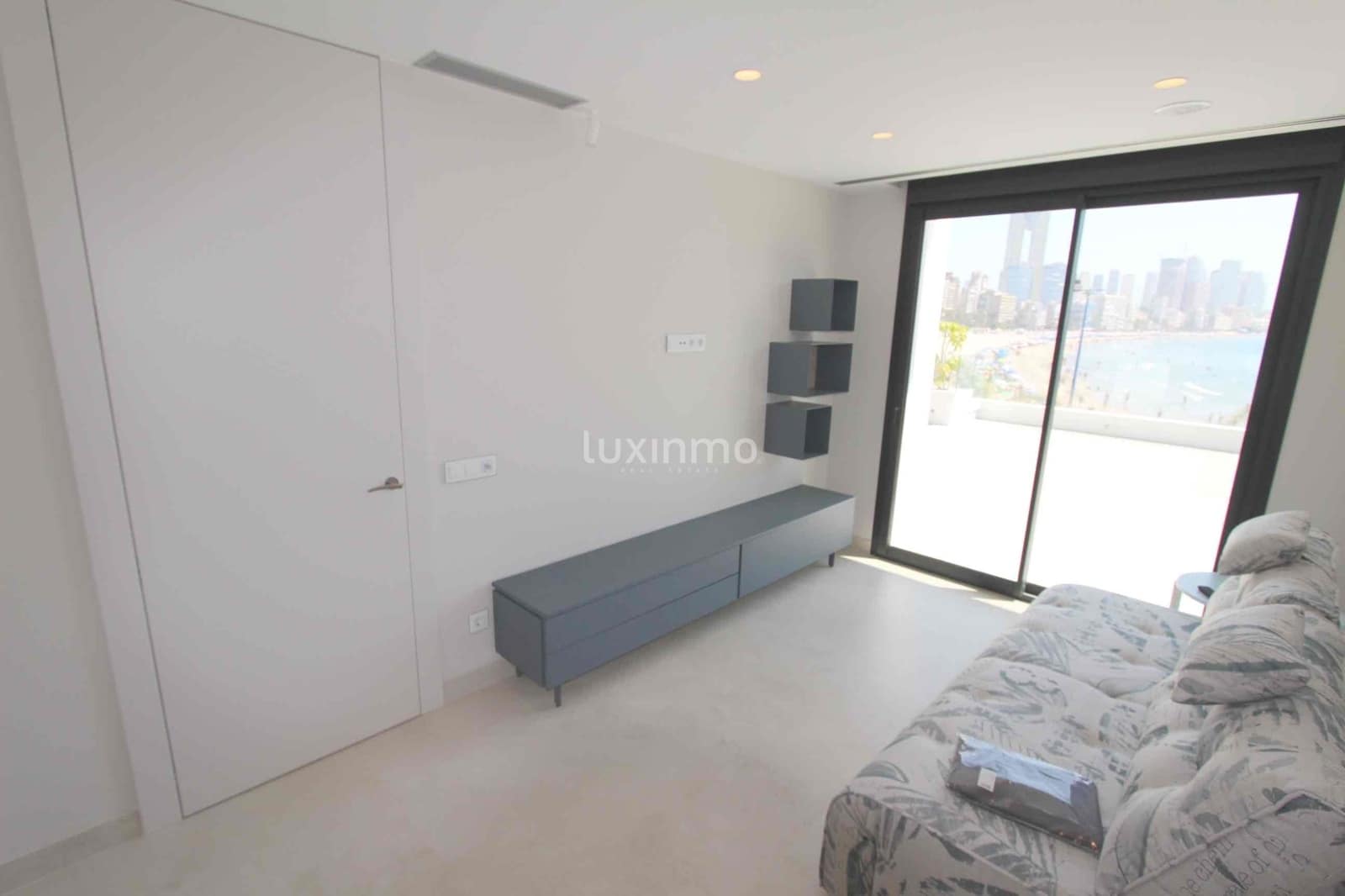 4 soverom Leilighet til salgs i Benidorm med svømmebasseng garasje - € 1 650 000 (Ref: 8845273)