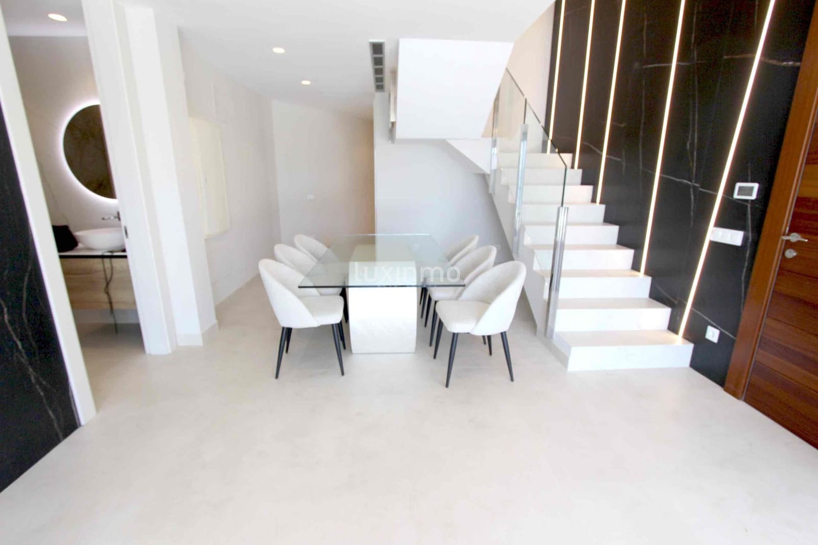 4 soverom Leilighet til salgs i Benidorm med svømmebasseng garasje - € 1 650 000 (Ref: 8845273)