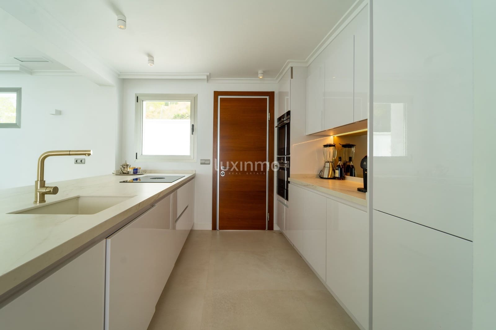 3 soveværelse Villa til salg i Altea med swimmingpool garage - € 1.488.000 (Ref: 8845282)