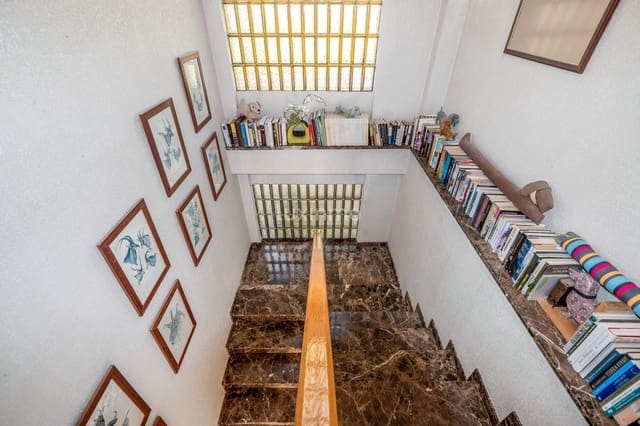 Chalet de 6 habitaciones en La Nucia en venta con garaje - 1.500.000 € (Ref: 8845285)