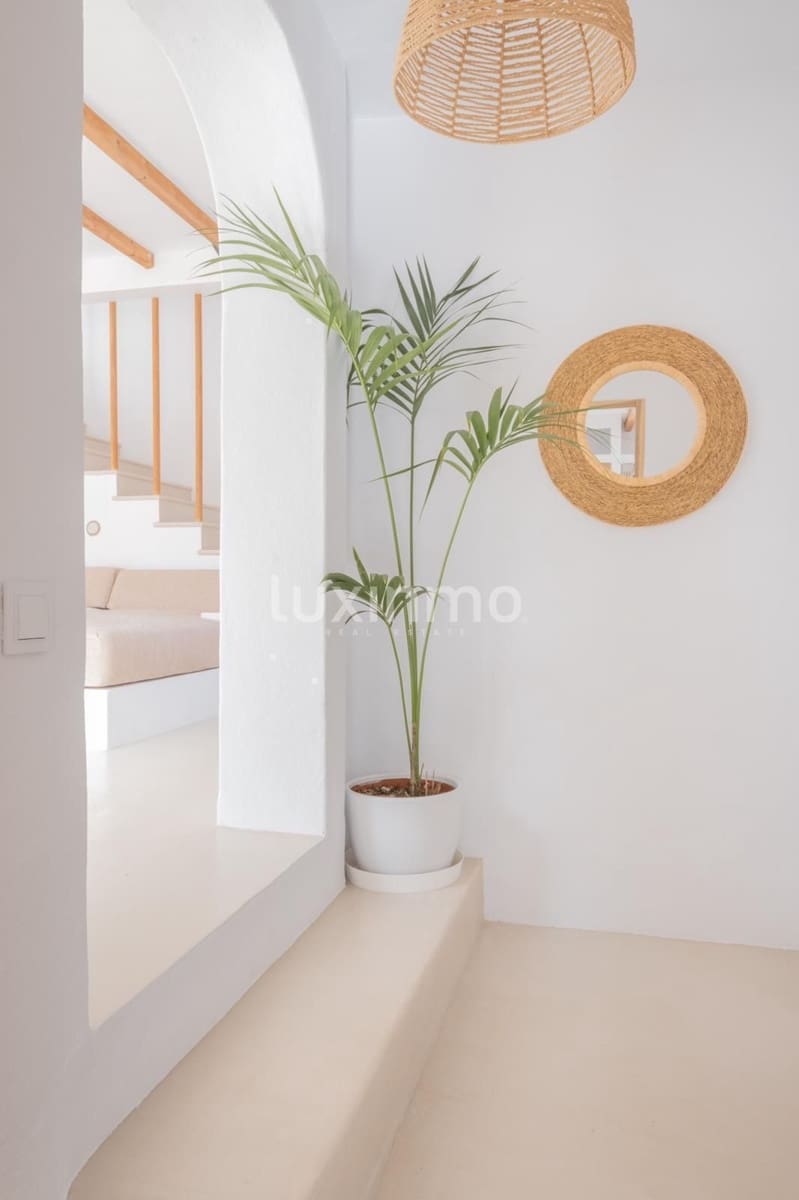 18 bedroom Villa for rent in Santa Eulalia / Santa Eularia with pool garage - € 30,000 (Ref: 8845288)