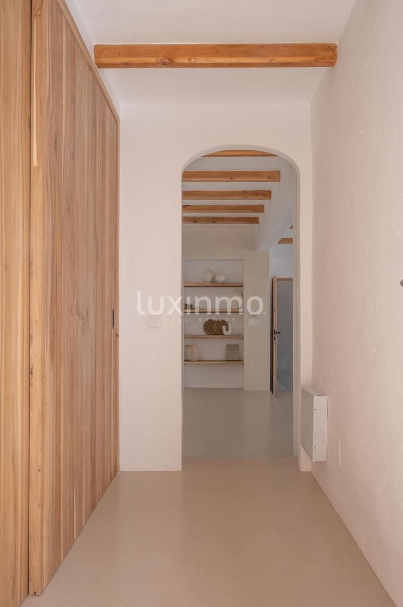 18 bedroom Villa for rent in Santa Eulalia / Santa Eularia with pool garage - € 30,000 (Ref: 8845288)