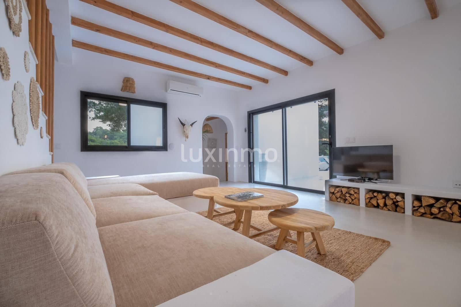 18 bedroom Villa for rent in Santa Eulalia / Santa Eularia with pool garage - € 30,000 (Ref: 8845288)