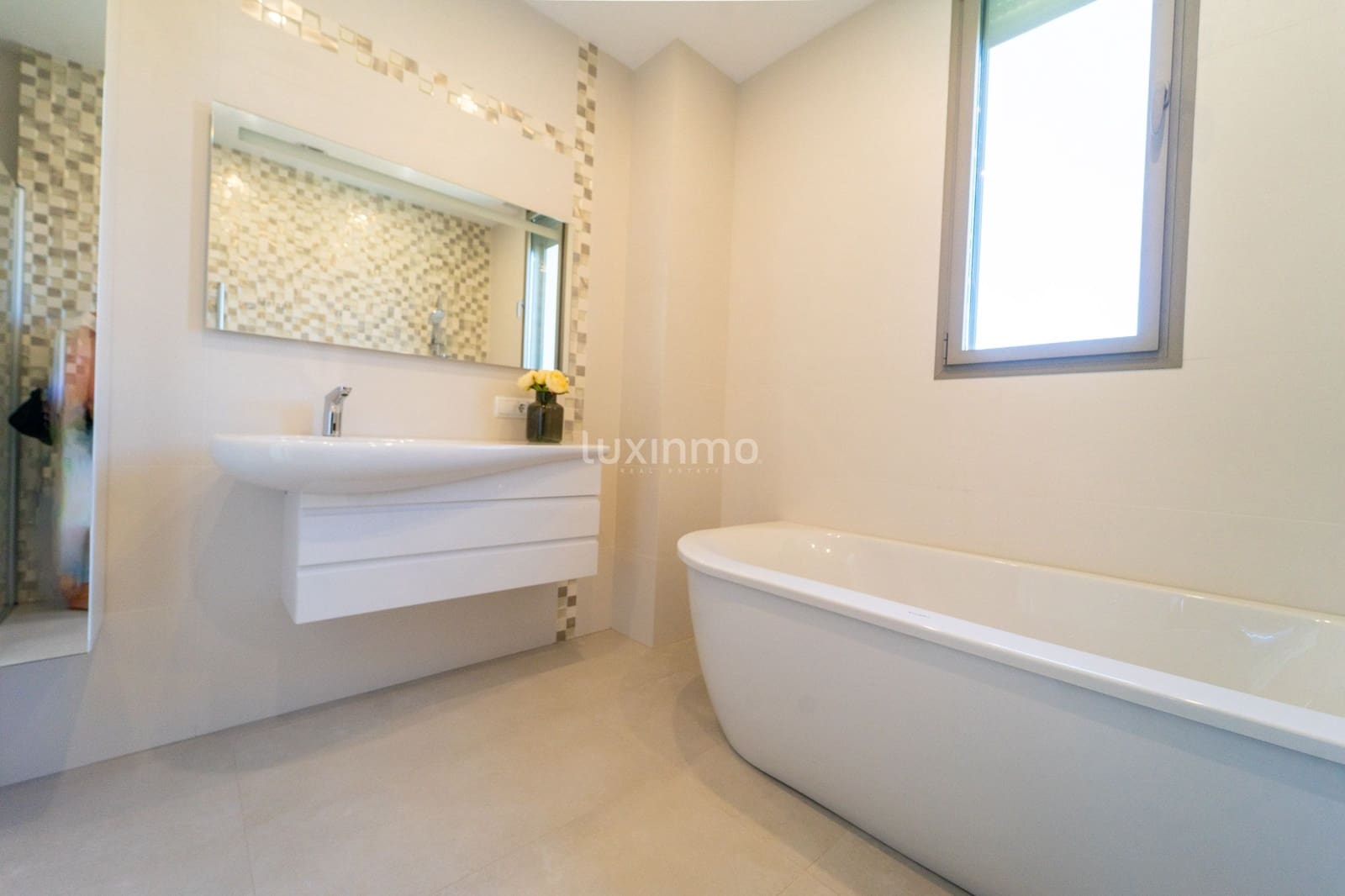 6 bedroom Villa for sale in Calpe / Calp with pool garage - € 2,200,000 (Ref: 8845294)