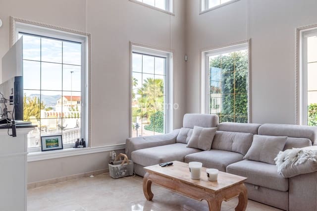 3 soverom Villa til salgs i Alfaz del Pi / L'Alfàs del Pi med svømmebasseng garasje - € 1 349 000 (Ref: 8845309)