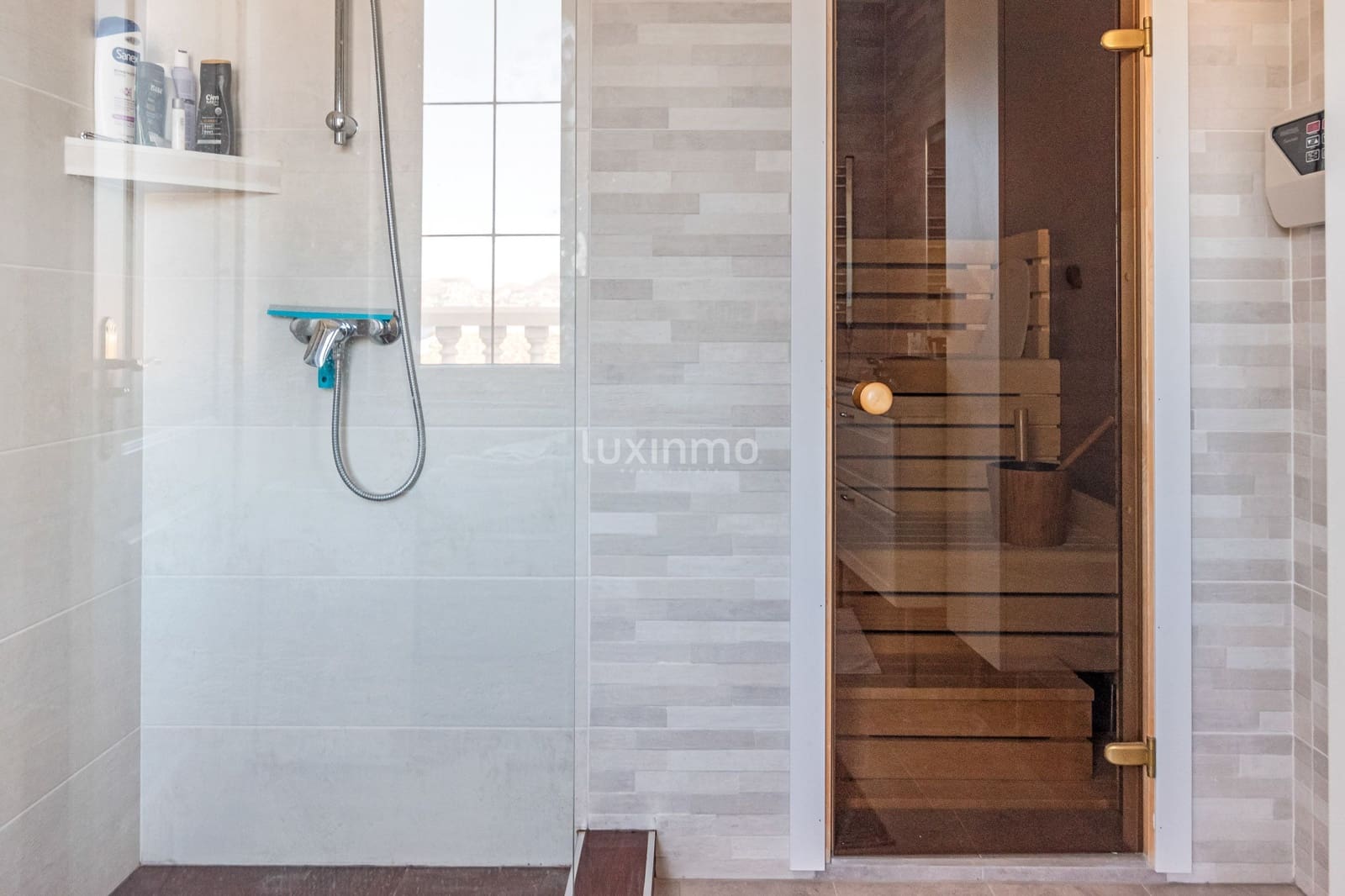 3 soverom Villa til salgs i Alfaz del Pi / L'Alfas del Pi med svømmebasseng garasje - € 1 349 000 (Ref: 8845309)