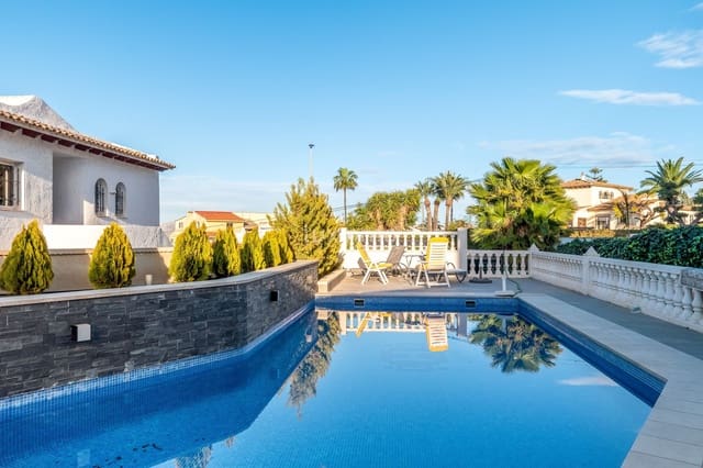 3 soverom Villa til salgs i Alfaz del Pi / L'Alfàs del Pi med svømmebasseng garasje - € 1 349 000 (Ref: 8845309)
