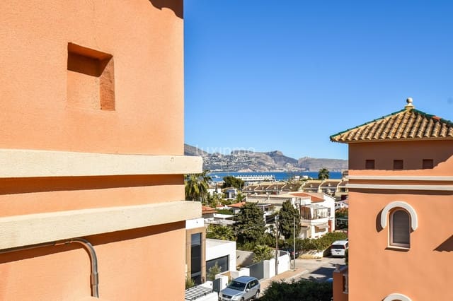 4 soverom Villa til salgs i Alfaz del Pi / L'Alfàs del Pi med svømmebasseng garasje - € 665 000 (Ref: 8861666)